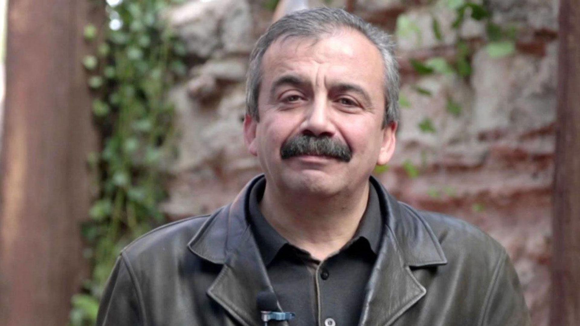 Sırrı Süreyya Önder'in Durumu Ciddi: Yoğun Bakımda Mücadele Devam Ediyor!