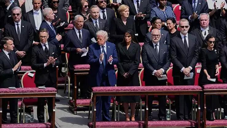 Dünya liderleri Roma’da! Papa’nın cenaze töreni başladı