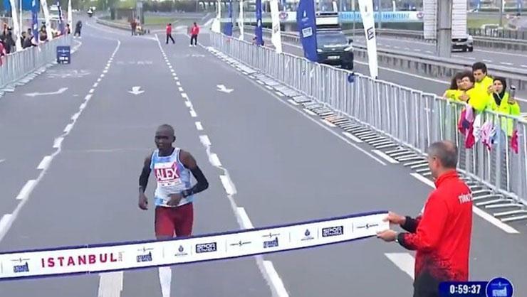 Türkiye İş Bankası 20. İstanbul Yarı Maratonu'nda birinciliği Kenyalı atletler kazandı!