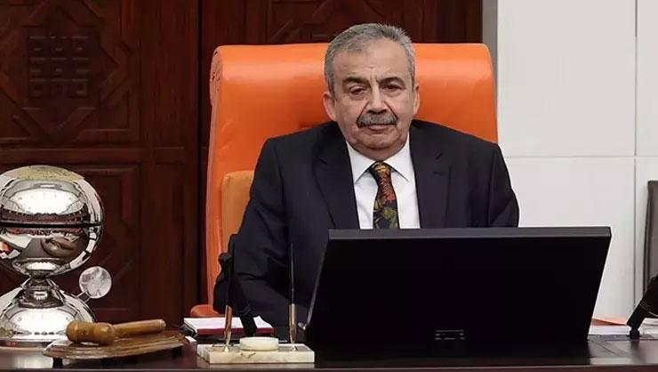 Sırrı Süreyya Önder'in Durumu Ciddi: Reflekslerinde Azalma Yaşadığı Açıklaması
