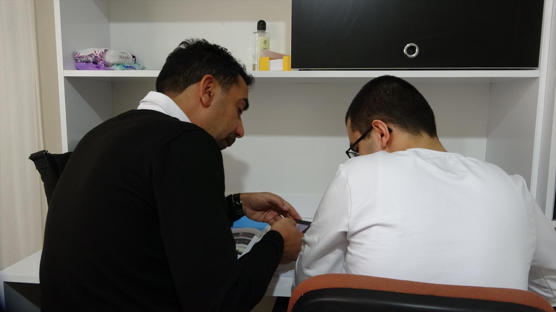 10 yıldır evde eğitimle hayata bağlanıyor! 16 yaşındaki Beran azmiyle ilham veriyor