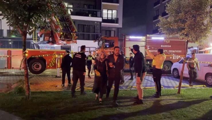 Bursa'da korkutan yangın: Mahsur kalan 19 kişi kurtarıldı