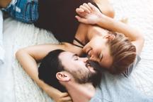 Romantik Sevgi Sözleri: Sevgiliye kısa veya uzun anlamlı etkileyici romantik sözler