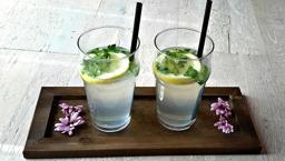 Limonlu su zayıflatır mı? Limonlu suyun faydaları neler? Limonlu su soğuk mu içilir sıcak mı?