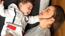 Fahriye Evcen ve Burak Özçivit’in oğlu Karan, şimdiden fenomen...