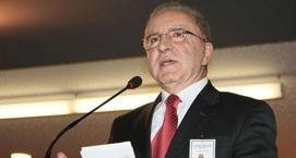 Ünal Aysal Galatasaray başkanlığına aday olmayacağını açıkladı