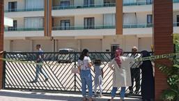 2 günlük eşini bıçaklayarak öldürdü