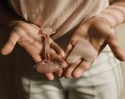 Gua Sha masaj taşları nasıl kullanılır? Taşların hangisi ne işe yarıyor?