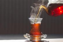 Çayı ve kahveyi sakın böyle içmeyin! Kanser riskini üç katına çıkarıyor