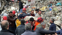 Son dakika: Deprem felaketinde 4.gün! İşte son haberler: Hayatını kaybedenlerin sayısı...