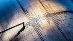 İstanbul Valiliği'nden deprem açıklaması: Ekiplerimiz incelemelere başlamıştır