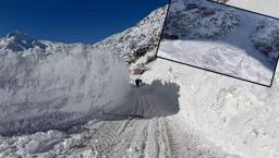 Van-Çatak kara yolu çığa teslim oldu! Kar kalınlığı 5 metreyi aştı