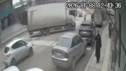 62 yaşındaki kadın feci şekilde can verdi! Düşen cüzdanını yerden alırken hafriyat kamyonunun altında kaldı