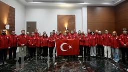 Antarktika Bilim Seferi başladı! Bakan Kacır: '17 kişilik ekip İstanbul'dan yola çıktı'