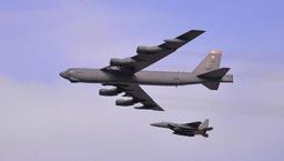 İran'a saldırmanın maliyeti artıyor: B-52'ler devrede mi?