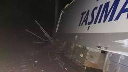 Toprak kayması felakete sebep oldu! Balıkesir'de yolcu treni raydan çıktı