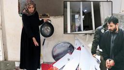 Bu nasıl öfke? Evi harabeye çevirdi, 'İstemiyorum' diyen karısını dövdü