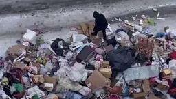 10 yıl biriktirmiş! Mahalledeki operasyon 3 gün sürdü, evden tonlarca atık çıktı