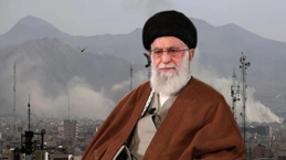 İran'dan füze yağmuru! ABD uçak gemisine saldırdı, Tahran'da peş peşe patlamalar