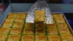 ​Bayram baklavası alırken dikkat! 3 dilimi kutuya kaptırmayın