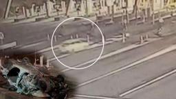 Pendik’te korkutan kaza: Gişelere çarpan otomobil takla attı