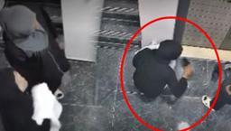 ‘Pes’ dedirten hırsızlık girişimi! Ayakkabıyı koklayıp kapıyı zorladılar