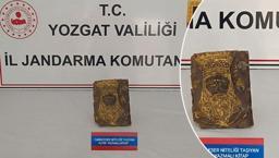 Yozgat'ta tarihi eser operasyonu! Paha biçilemeyen 'altın işlemeli kitap' ele geçirildi