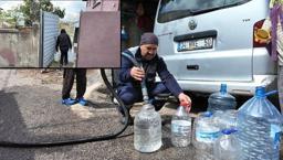 İstanbul'un bir ilçesinde 4 gündür su yok! Bidonlarla evlerine su taşıyorlar: 'Günlerdir mağduruz'