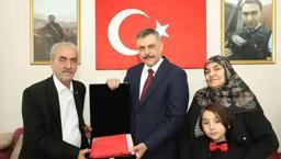 Bakan Çiftçi, Konya'da şehit Ali Teke'nin ailesine ziyarette bulundu