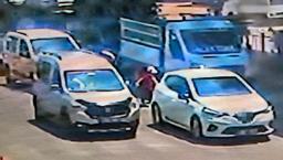 İki aracın çarptığı 4 yaşındaki çocuk hayatını kaybetti