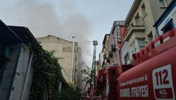 İstanbul’un göbeğinde 5 katlı handa yangın! 1 kişi yaralandı