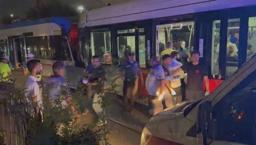 Zeytinburnu'nda feci kaza! Tramvaylar kafa kafaya çarpıştı: Yaralılar var