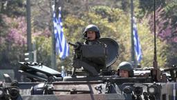 Yunanistan'dan dikkat çeken tatbikat! Kayalıklara asker çıkarma senaryosu