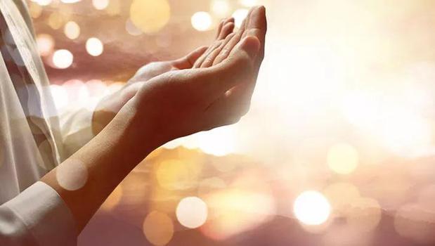 Adiyat suresi okunuşu (Türkçe ve Arapça) Adiyat suresi tefsiri, meali, fazileti ve anlamı)