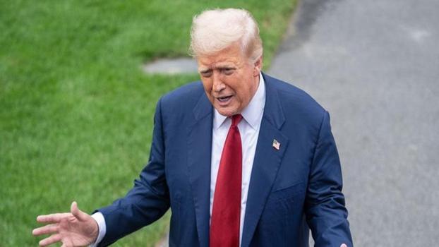 Trump, Çin'e yönelik tarifeleri 90 gün daha askıya aldı)