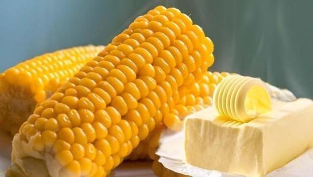 Mısır haşlarken suyuna 1 parça atın! Lezzetini 10 kat artırıyor, yumuşacık yapıyor)