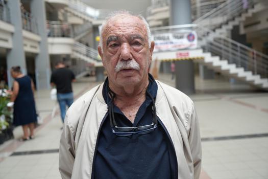 71 yaşındaki adam, babası ve kız kardeşinden aldığı böbreklerle yaşıyor)