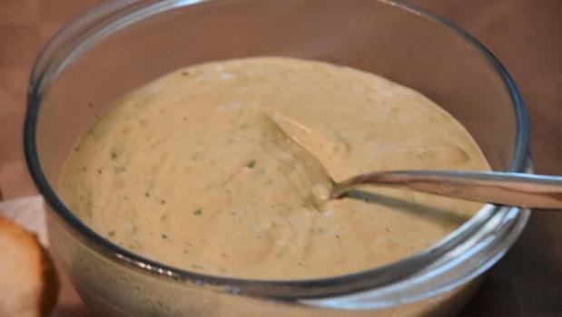 Tahini böyle yiyince faydası 10 kat artıyor! İçine 1 kaşık ekleyin, tıkalı damarları yağ çözücü gibi açıyor!)