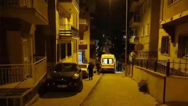 Eşinden haber alamayınca garaja indi! Gördüğü manzara karşısında şoka girdi)