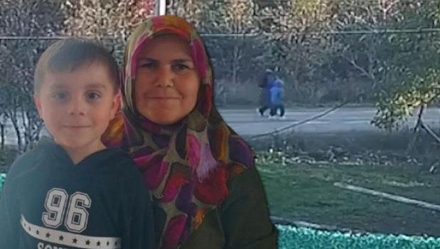 Kayıp anne ve oğlunun son görüntüsü ortaya çıktı! 3 gündür sırra kadem bastılar)