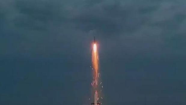 HİSAR-D RF Hava Savunma Füzesi, hedefi tam isabetle vurdu!)