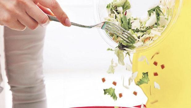 Gıda sınırlı ama üçte biri israf oluyor)