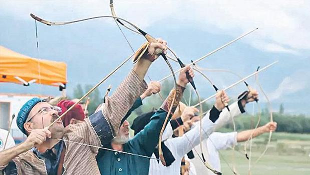 Adana’da okçuluk şöleni)