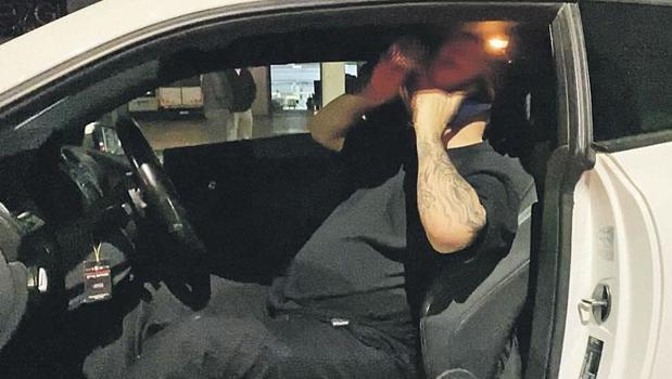 Cezayı yedi şişeyi bırakmadı)