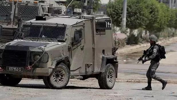 İsrail'den Suriye'ye saldırı! Köylerde yol kontrol noktaları kurdu)