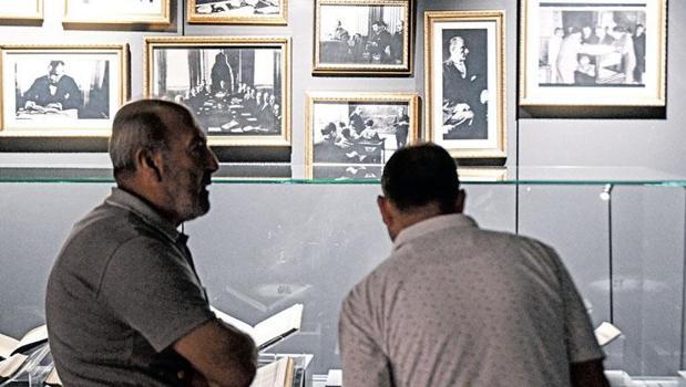 Atatürk'ün kitap dünyası bu sergide)