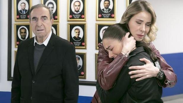 Selda Bağcan'ın 'Sürgün'ü Arka Sokaklar'da şehitler için çaldı)