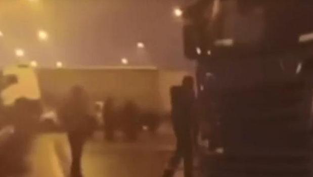 Gaziantep'te 12 araç zincirleme kazaya karıştı! 13 yaralı)