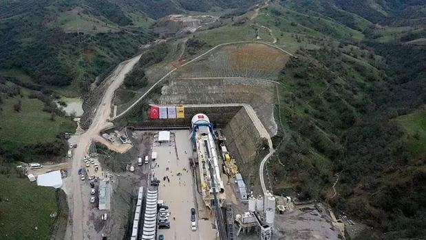 7 saatlik yol 3 saat 30 dakikaya düşecek: Toplam 4,5 milyar Euro’luk yatırım!)