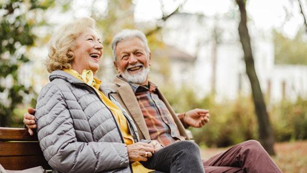 Yaşlanmanın gizli sıçramaları: 44 ve 60’ta vücudunuz şaşırtıyor)